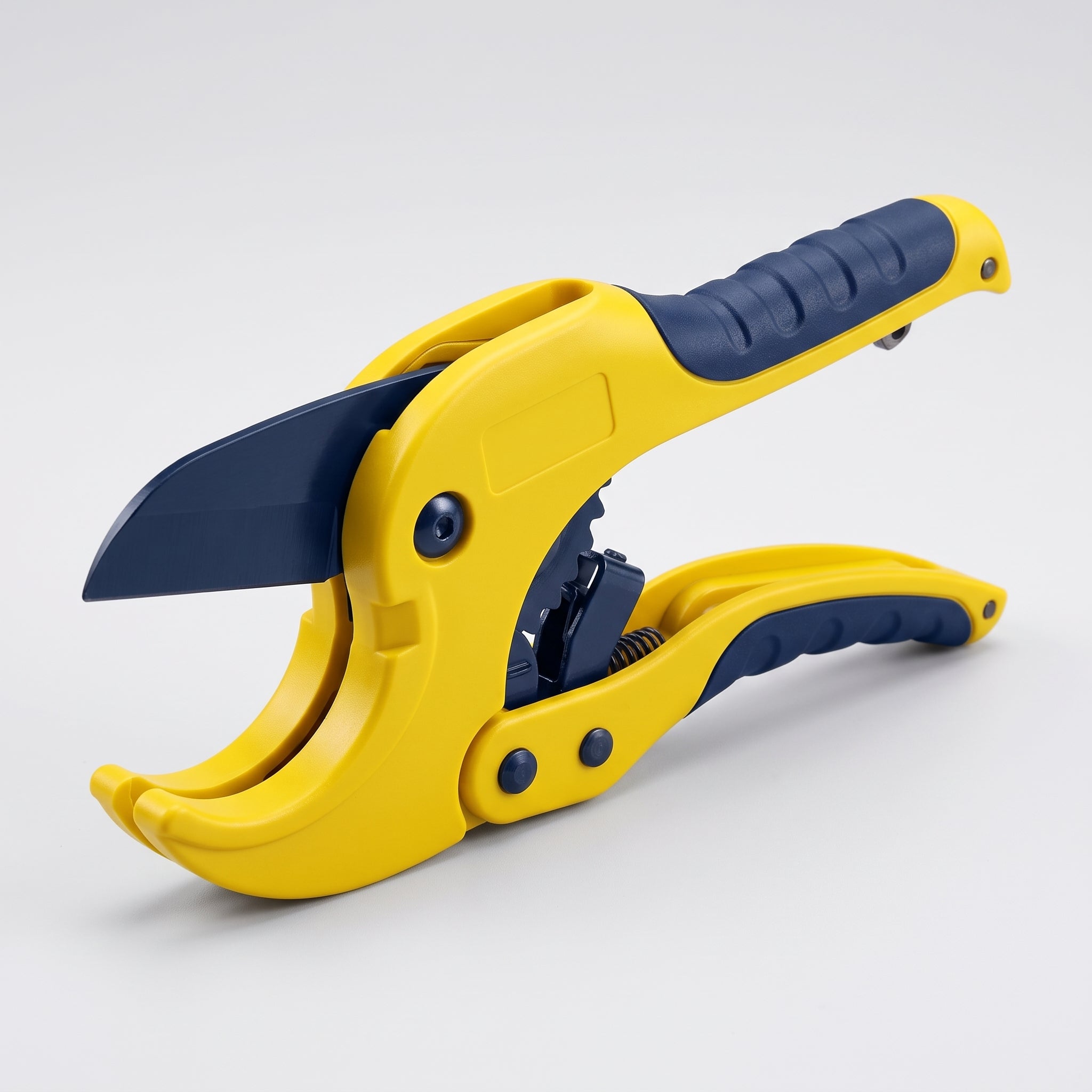 Heavy-Duty Plastic Pipe Cutting Tool