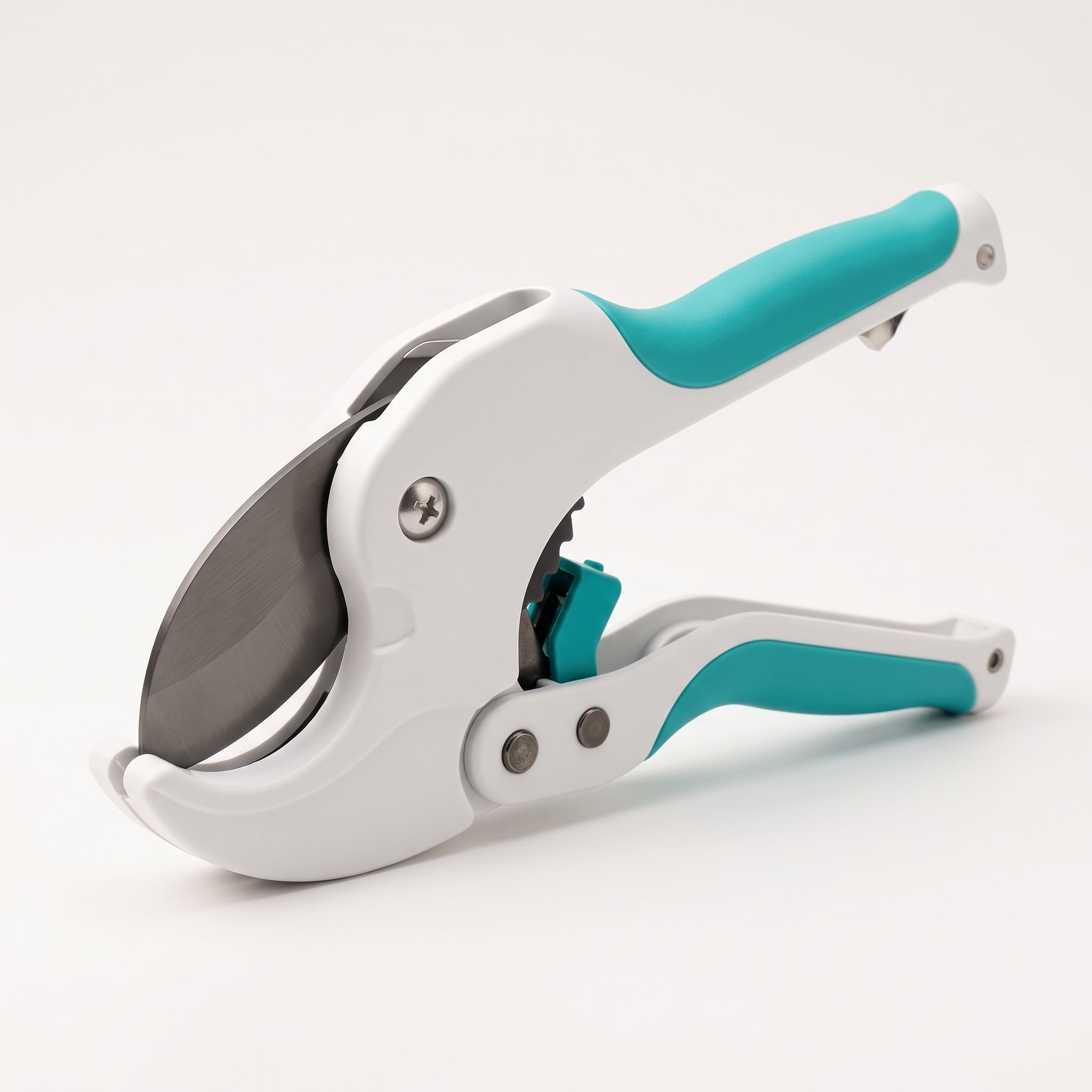 Heavy-Duty Plastic Pipe Cutting Tool